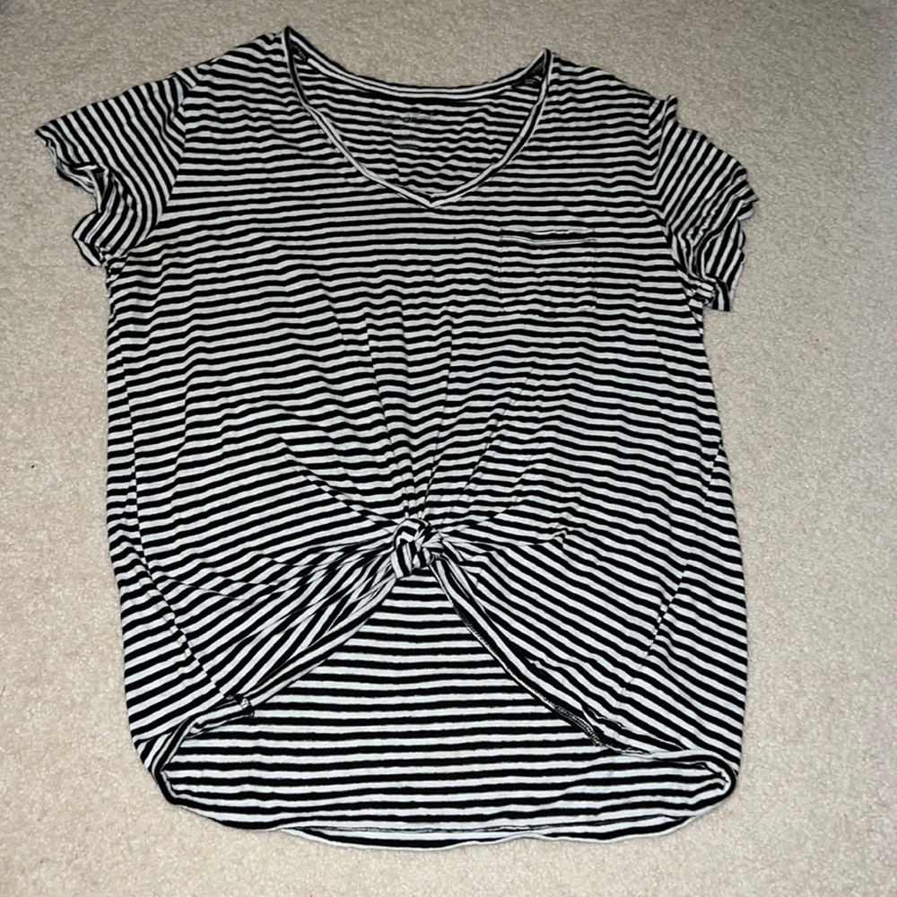 Knotted v neck
